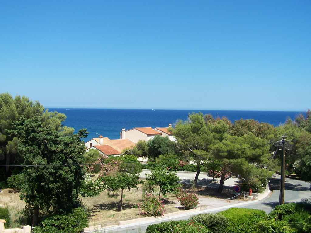 LES ISSAMBRES VILLA T4 A LOUER