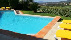 For rent Sainte-Maxime villa T6. Located in a quiet and secure area, very beautiful villa of 225m² on a plot of 1,185m² in neo Provencal style with free-form swimming pool facing the golf course of Sainte-Maxime, wooded garden. Comprising a large living room of 70m² composed of a living room, dining room, an independent upscale equipped kitchen, 2 bedrooms with 1.80 beds and their shower room, private toilet. On the first floor, a parental suite with a 1.80 bed, a bathroom with shower and separate toilet. At the level of the swimming pool a suite with shower room wc overlooking the beaches of the swimming pool. This upscale villa is furnished with stylish furniture, an outdoor lounge will welcome you to enjoy the view of the golf course and the swimming pool, as well as a dining area on the kitchen terrace with barbecue. 